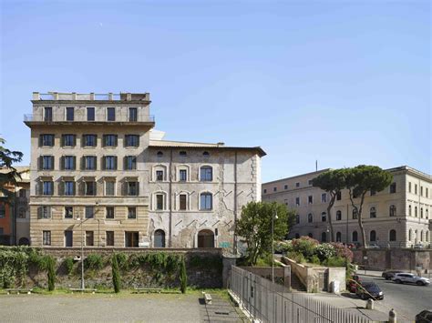 palazzo rhinoceros alda fendi.